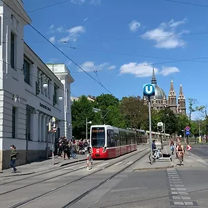 https://pink-grapefruit-city-condo.vienna-besthotels.com